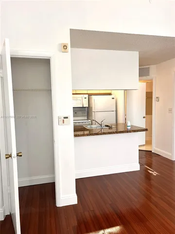 $1,850 | 17500 Northwest 67th Court, Unit P19, Hialeah, FL 33015