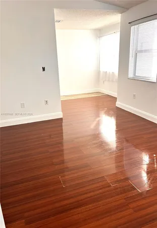 $1,750 | 17500 Northwest 67th Court, Unit P19, Hialeah, FL 33015