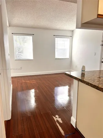 $1,750 | 17500 Northwest 67th Court, Unit P19, Hialeah, FL 33015