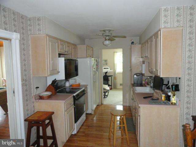 1105 Carrs Wharf Road Edgewater, MD 21037 - Photo 12 of 30 Kitchen