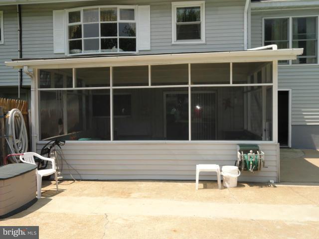 1105 Carrs Wharf Road Edgewater, MD 21037 - Photo 4 of 30 Exterior (Rear)