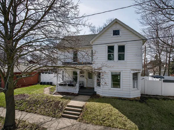 $229,900 | 1213 21st Avenue, Monroe, WI 53566