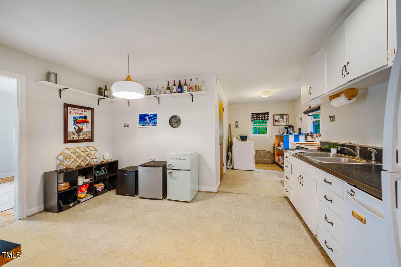 112 Noble Street Chapel Hill, NC 27516 - Photo 17 of 36 112NobleSt-010