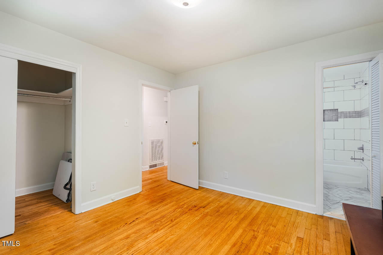 112 Noble Street Chapel Hill, NC 27516 - Photo 19 of 36 112NobleSt-021