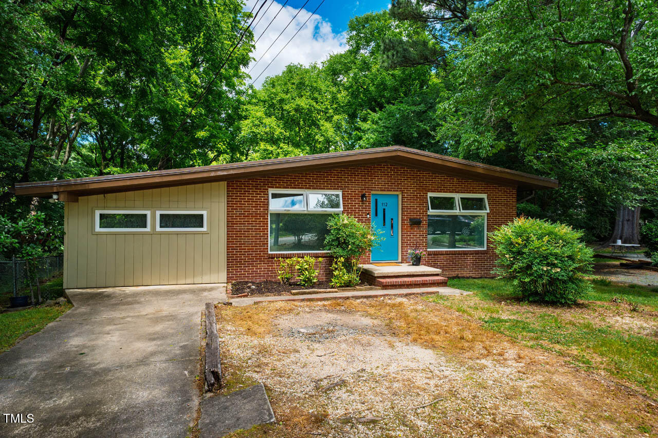 112 Noble Street Chapel Hill, NC 27516 - Photo 3 of 36 112NobleSt-033