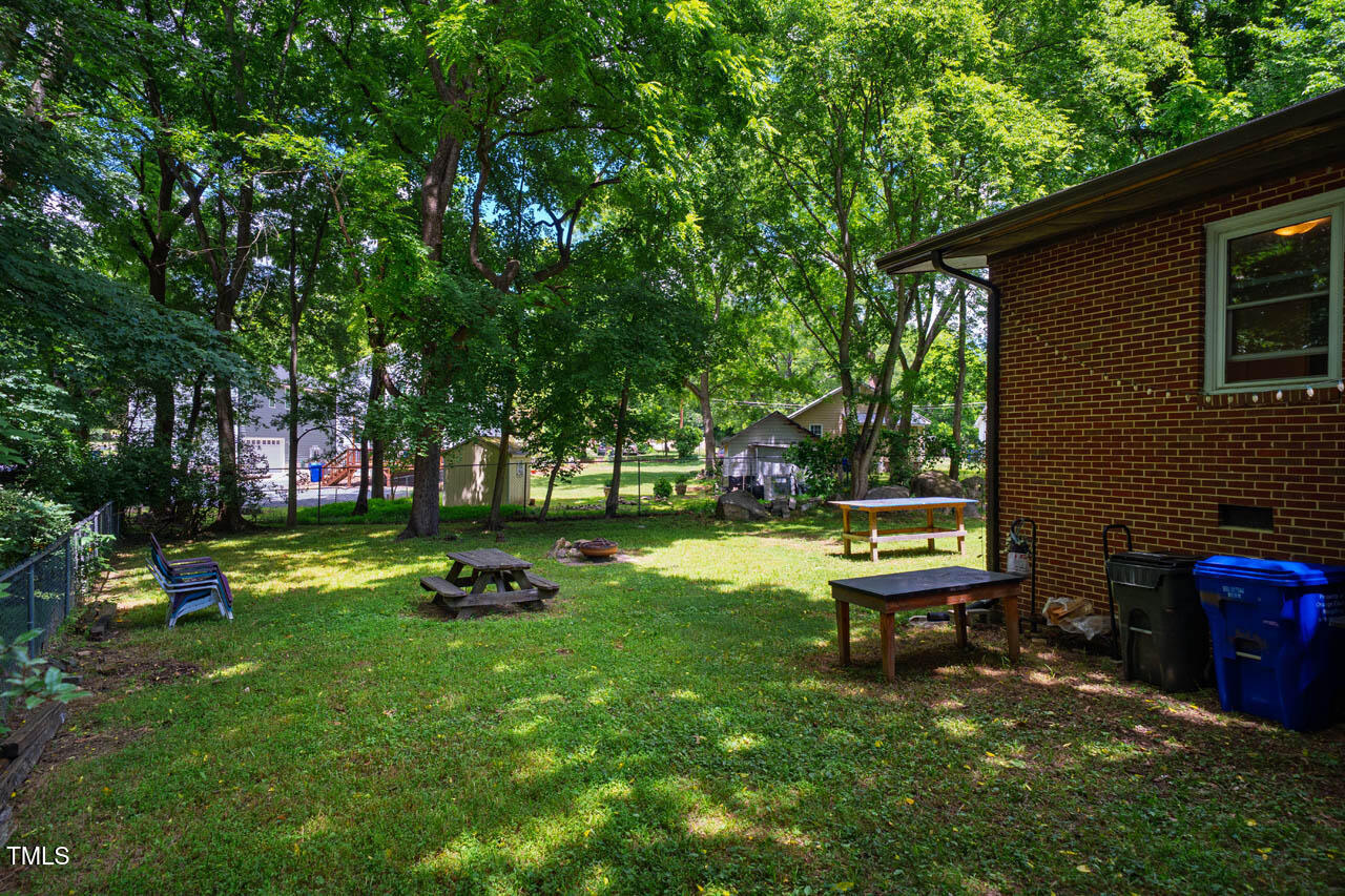 112 Noble Street Chapel Hill, NC 27516 - Photo 32 of 36 112NobleSt-027