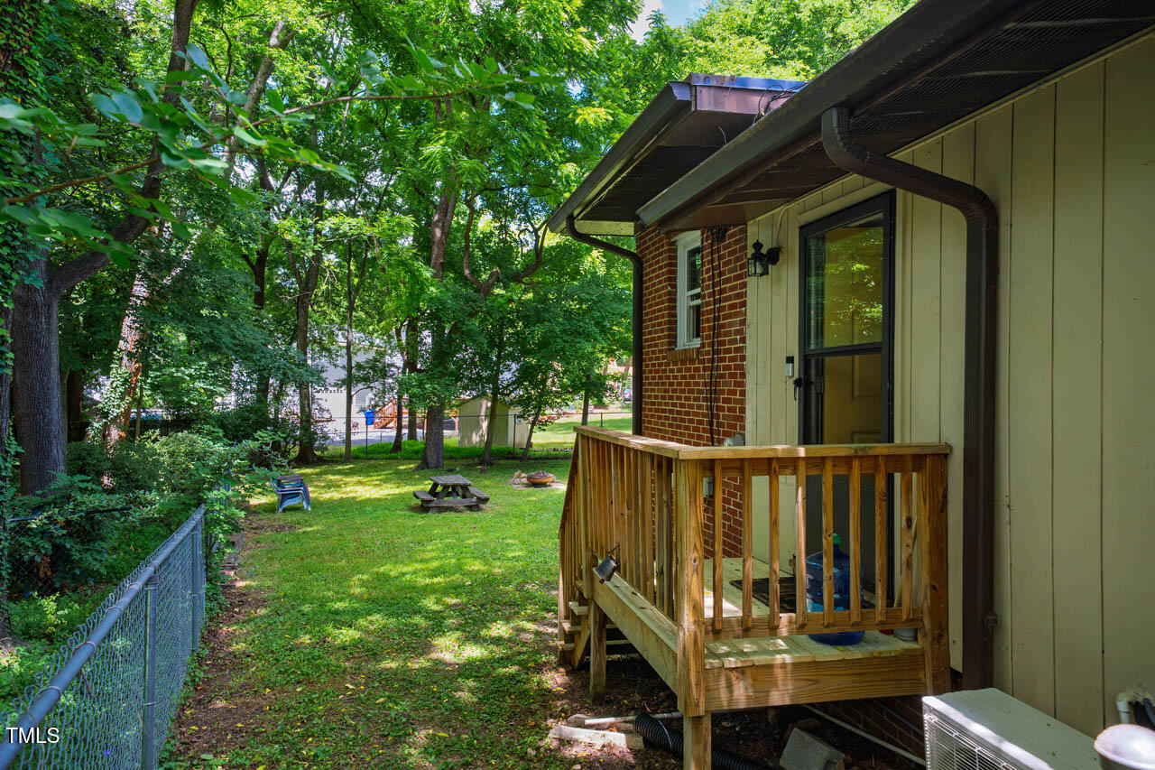 112 Noble Street Chapel Hill, NC 27516 - Photo 33 of 36 112NobleSt-026