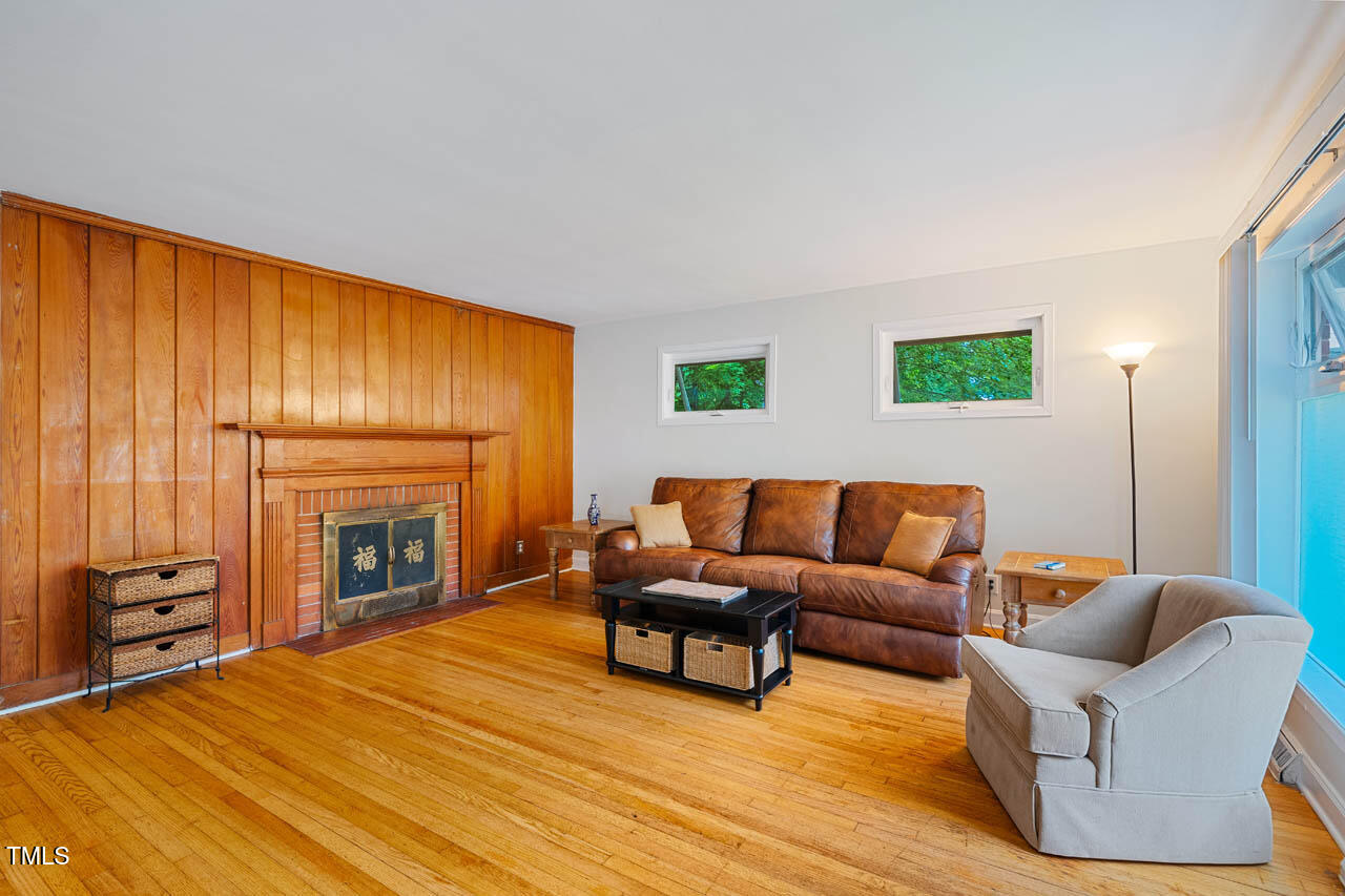 112 Noble Street Chapel Hill, NC 27516 - Photo 4 of 36 112NobleSt-001