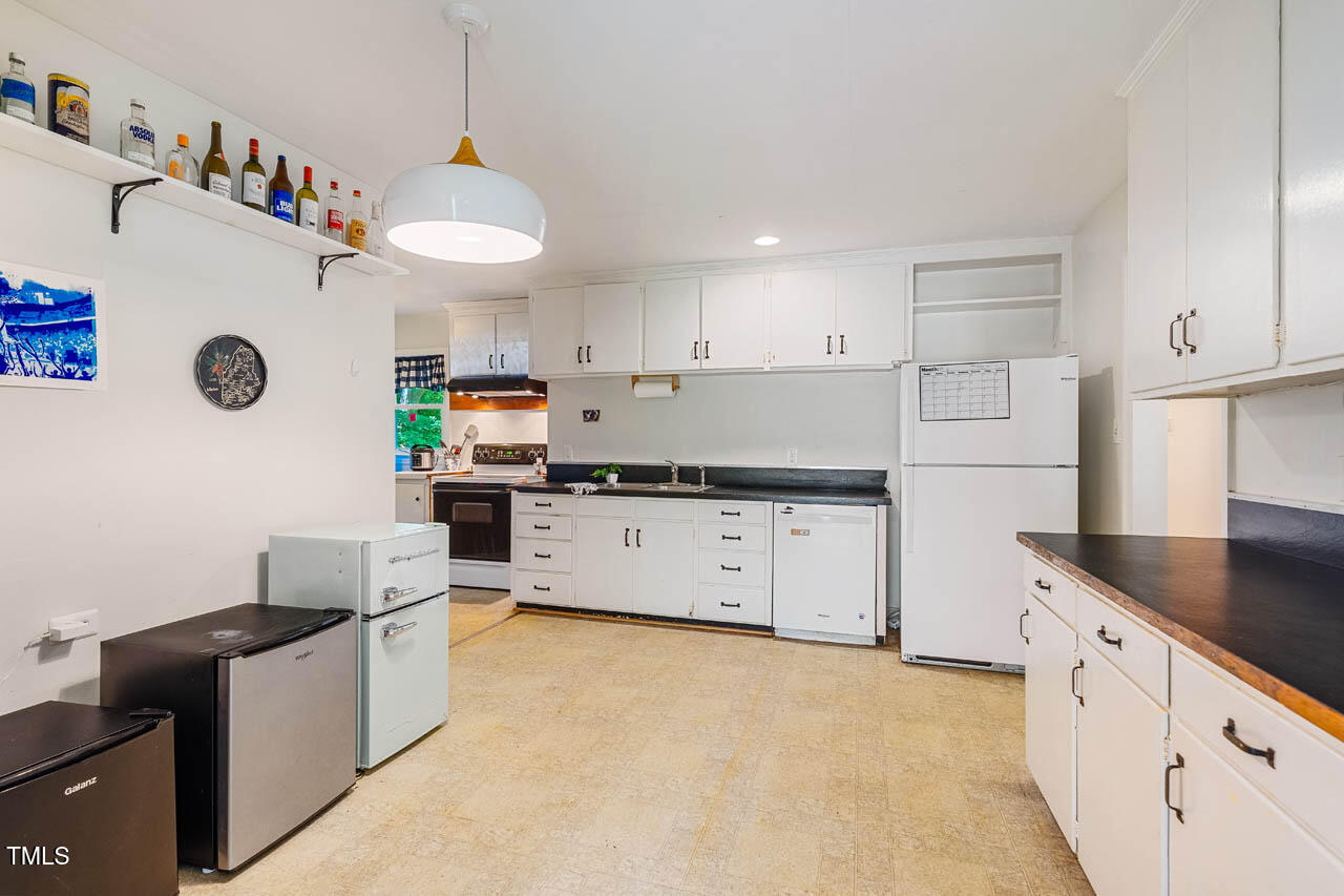 112 Noble Street Chapel Hill, NC 27516 - Photo 6 of 36 112NobleSt-008