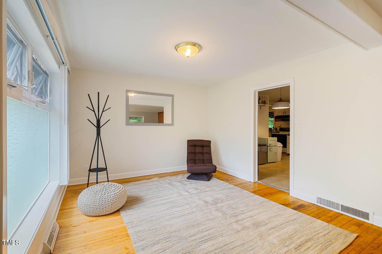 112 Noble Street Chapel Hill, NC 27516 - Photo 9 of 36 112NobleSt-005