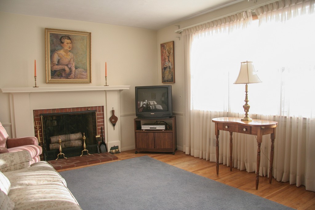 3 Meadowbrook Road Hudson, MA 01749 - Photo 2 of 19