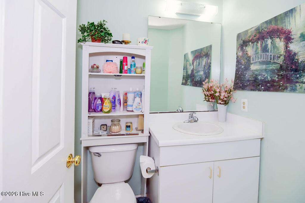2545 Longleaf Drive Southwest Pinehurst, NC 28374 - Photo 19 of 30 guest bath