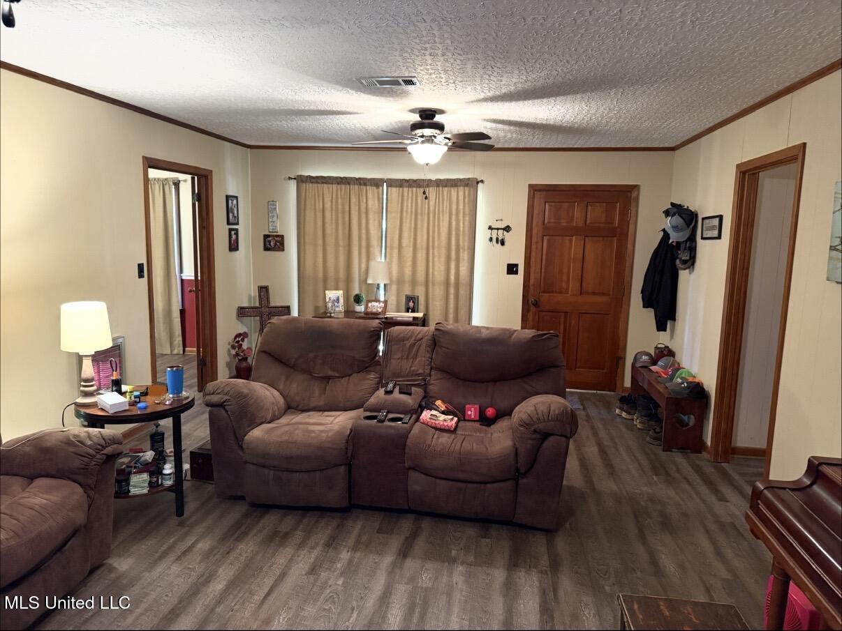 211 Highway 487 Carthage, MS 39051 - Photo 3 of 37 IMG_8550