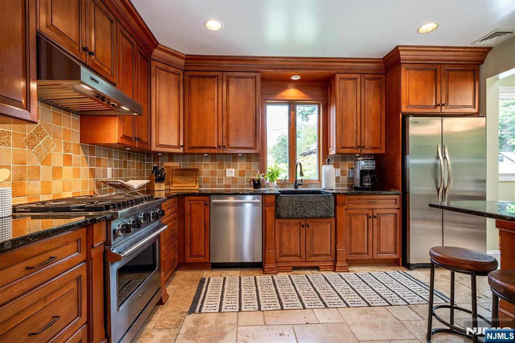 275 Highwood Avenue Ridgewood, NJ 07450 - Photo 10 of 29