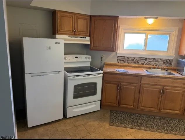 $1,850 | 57 Main Street, Unit 3, Stanhope, NJ 07874