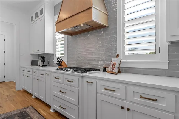 $975,000 | 216 Wycliff Drive, China Spring, TX 76633