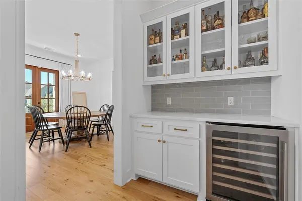 $975,000 | 216 Wycliff Drive, China Spring, TX 76633