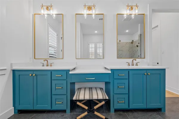 $975,000 | 216 Wycliff Drive, China Spring, TX 76633
