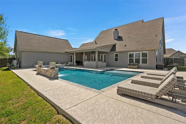 $975,000 | 216 Wycliff Drive, China Spring, TX 76633