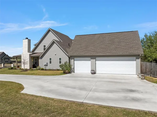 $975,000 | 216 Wycliff Drive, China Spring, TX 76633