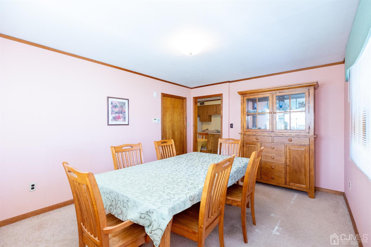1 Crescent Road Edison, NJ 08817 - Photo 13 of 36 a dining room with furniture and window