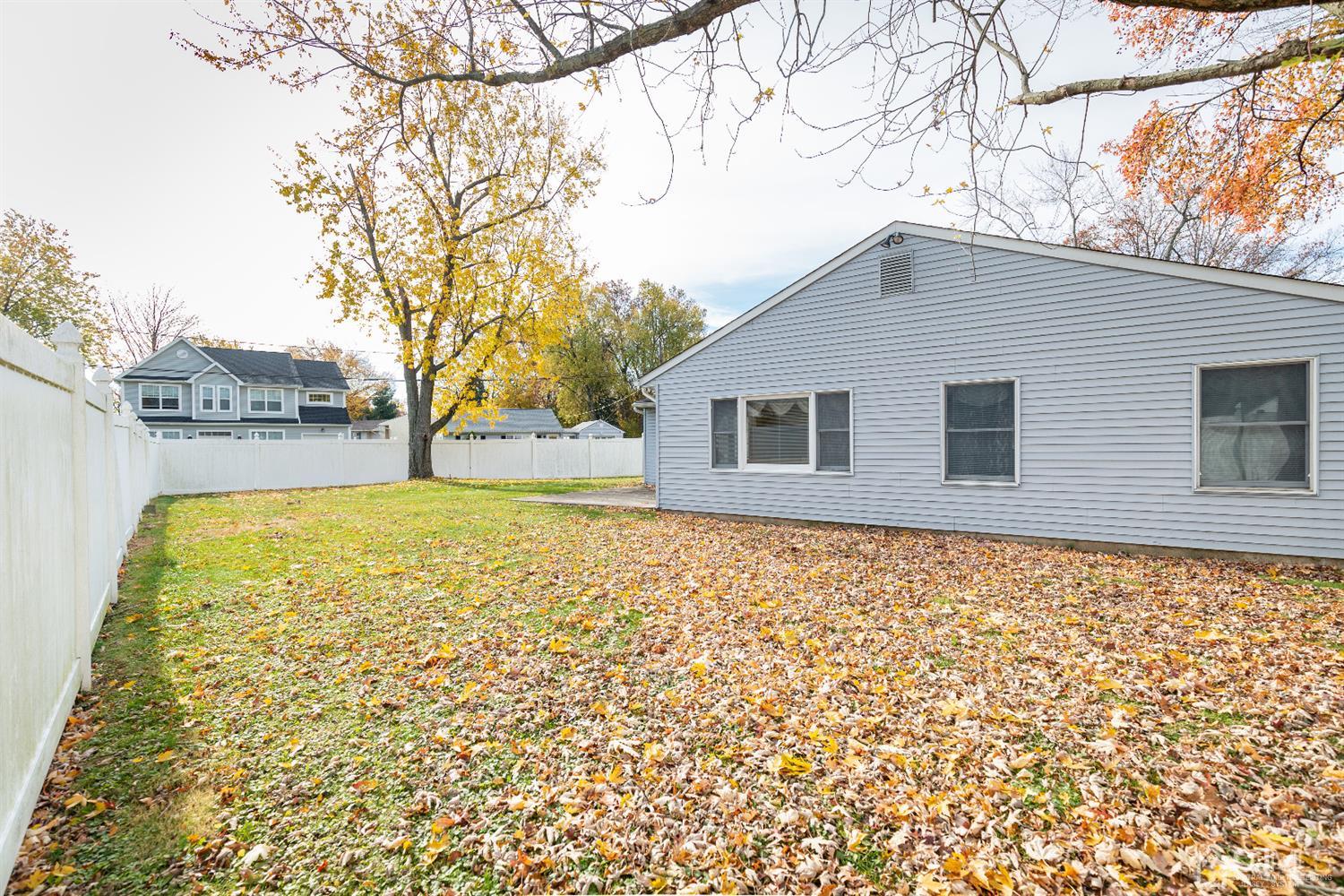 1 Crescent Road Edison, NJ 08817 - Photo 32 of 36 a backyard of a house