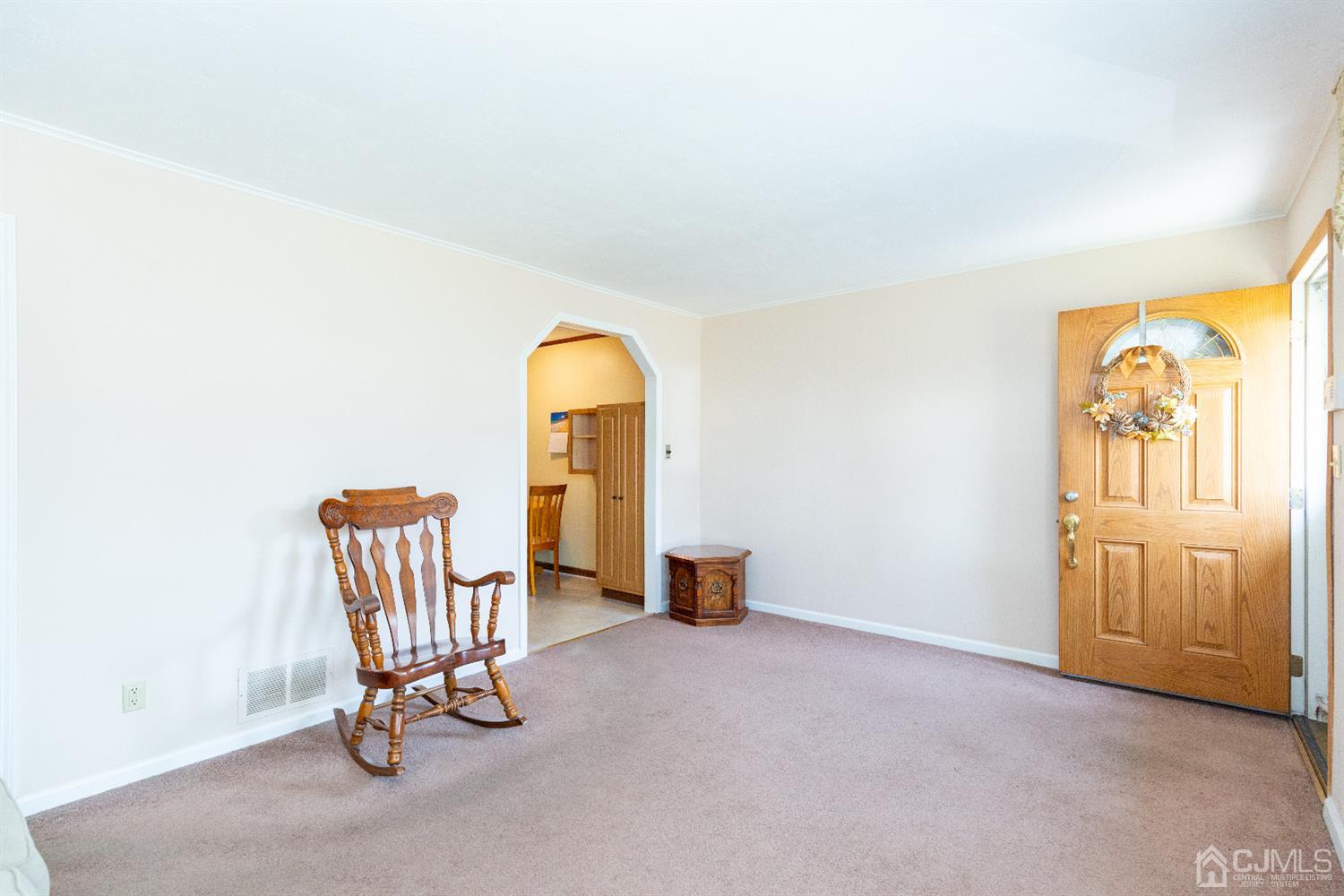 1 Crescent Road Edison, NJ 08817 - Photo 7 of 36 an empty room with windows and closet