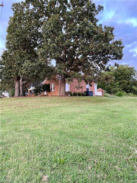 1230 Rauhut Street Burlington, NC 27217 - Photo 5 of 24 Gallery Image 5