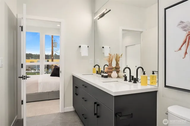 $525,000 | 6712 B Corson Avenue South, Seattle, WA 98108