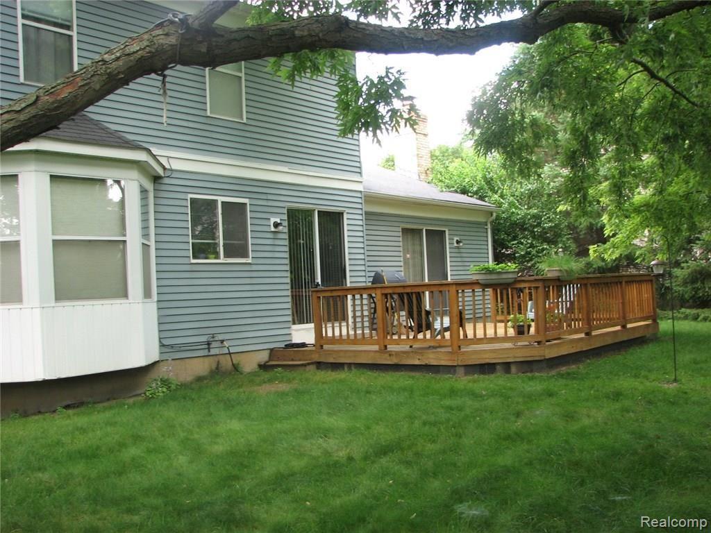 823 Hadley Road Rochester Hills, MI 48307 - Photo 6 of 53