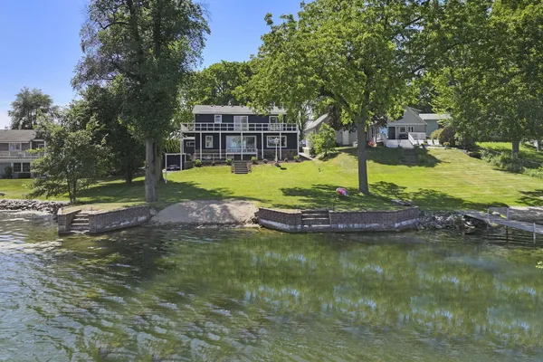 $949,900 | 11835 218th Avenue, Salem Lakes, WI 53104