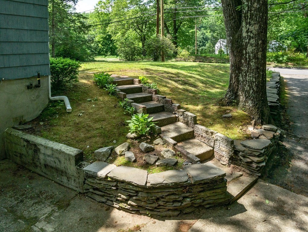 918 Ryan Road Northampton, MA 01062 - Photo 9 of 25