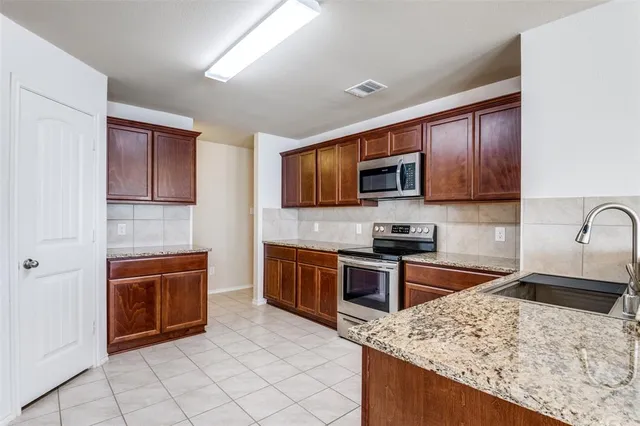 $2,100 | 1056 Decker Drive, Fate, TX 75189