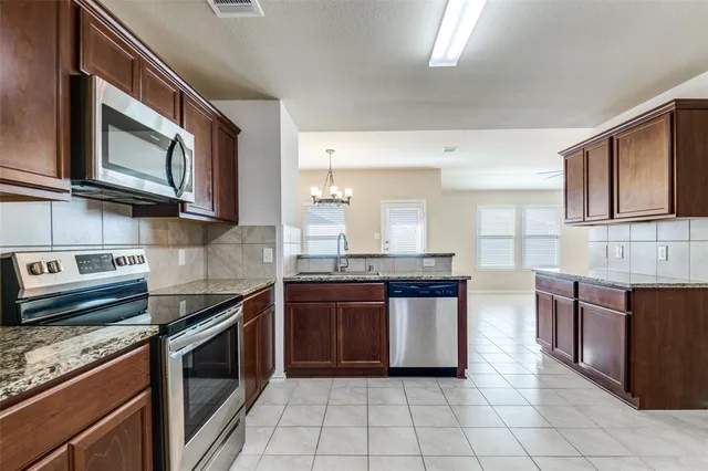 $2,100 | 1056 Decker Drive, Fate, TX 75189