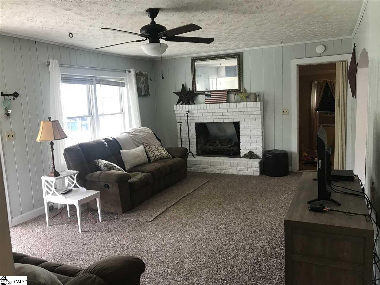 369 Garvin Road Liberty, SC 29657 - Photo 2 of 13