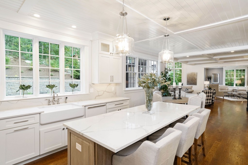 22 Massasoit Road Wellesley, MA 02481 - Photo 4 of 30
