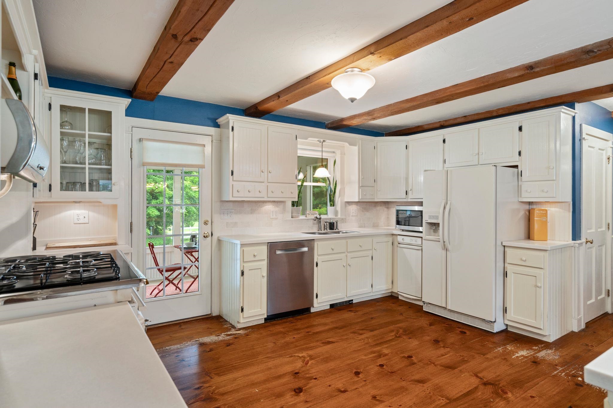 59 Ridge Road Deerfield, NH 03037 - Photo 9 of 38