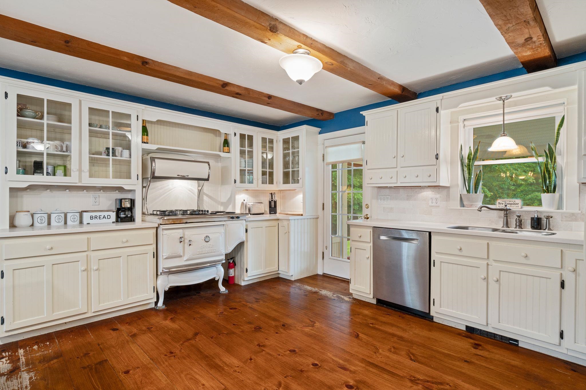 59 Ridge Road Deerfield, NH 03037 - Photo 10 of 38