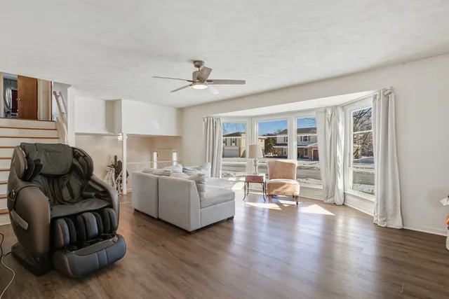 $559,900 | 2522 North Brighton Place, Arlington Heights, IL 60004