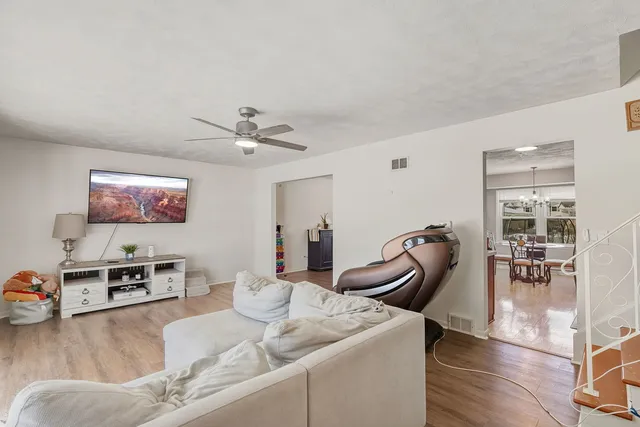 $559,900 | 2522 North Brighton Place, Arlington Heights, IL 60004