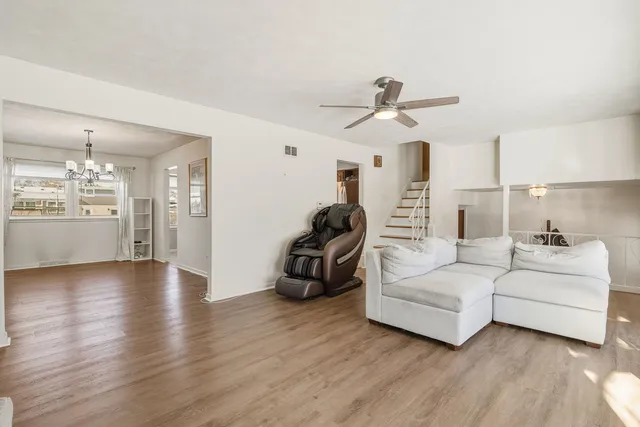 $559,900 | 2522 North Brighton Place, Arlington Heights, IL 60004