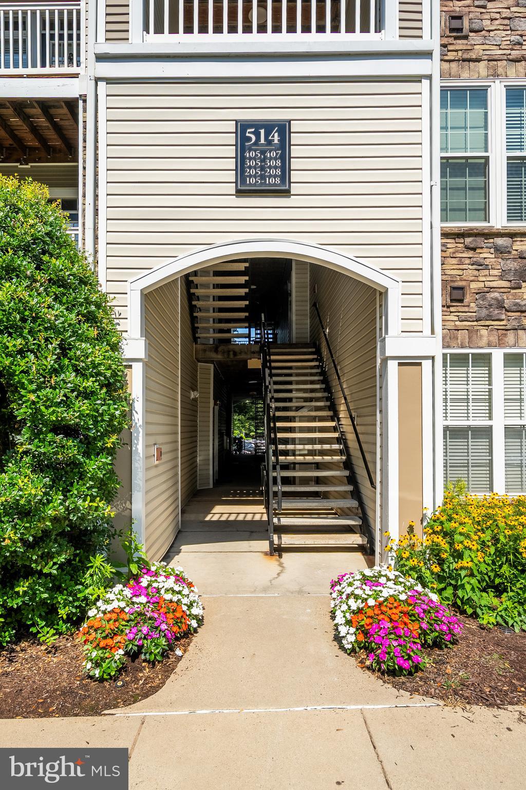 514 Sunset View Terrace Southeast, Unit 207 Leesburg, VA 20175 - Photo 5 of 51