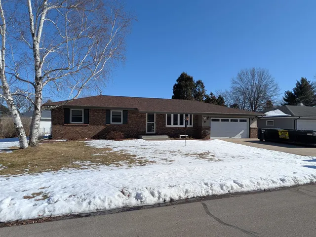 $281,000 | 2314 North Claremont Drive, Janesville, WI 53545