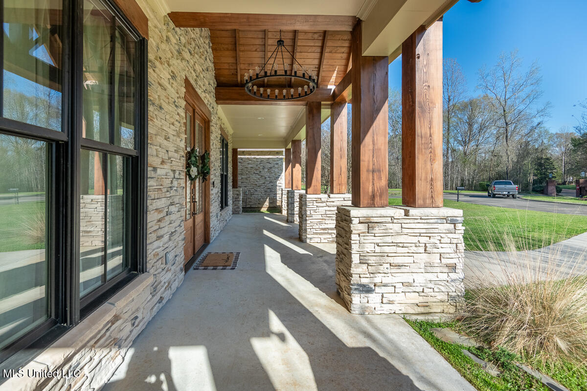 29 Club Drive Natchez, MS 39120 - Photo 4 of 69 29ClubDr_LoRes-79