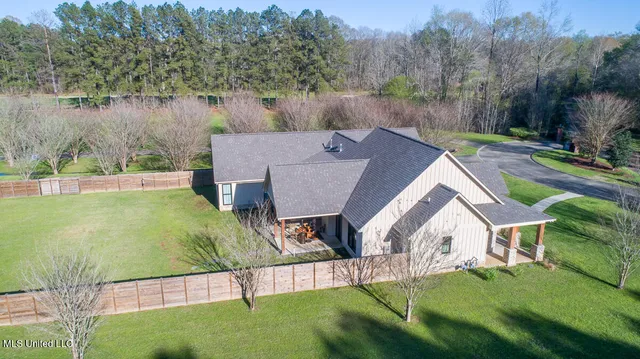 $569,000 | 29 Club Drive, Natchez, MS 39120
