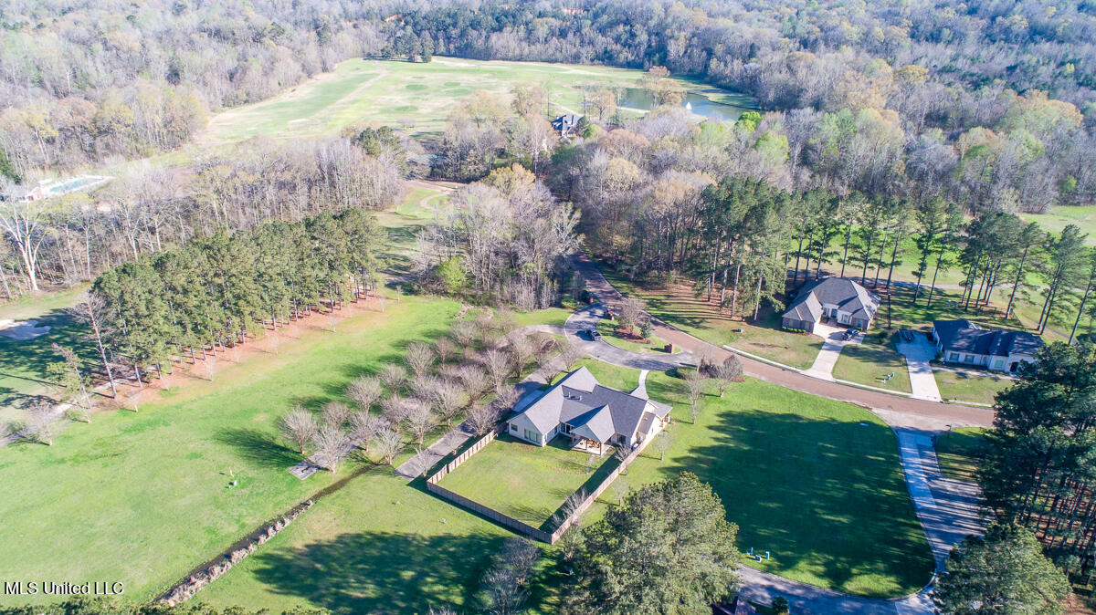 29 Club Drive Natchez, MS 39120 - Photo 10 of 69 29ClubDr_LoRes-11