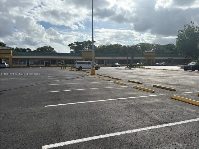 $2,100 | 1040 Northwest 80th Avenue, Unit 205, Margate, FL 33063