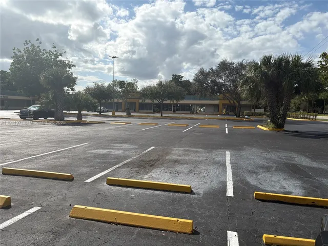 $2,100 | 1040 Northwest 80th Avenue, Unit 205, Margate, FL 33063