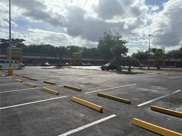 $2,000 | 1040 Northwest 80th Avenue, Unit 205, Margate, FL 33063