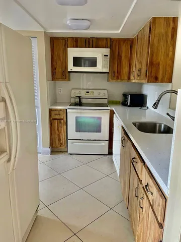 $2,100 | 1040 Northwest 80th Avenue, Unit 205, Margate, FL 33063